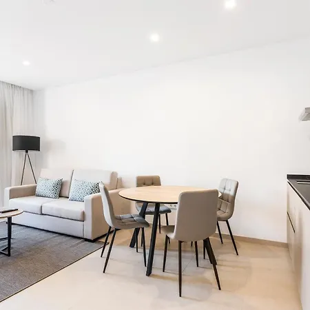아파트 Central Suites *
