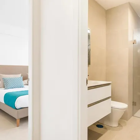 아파트 Central Suites