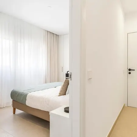 Central Suites *