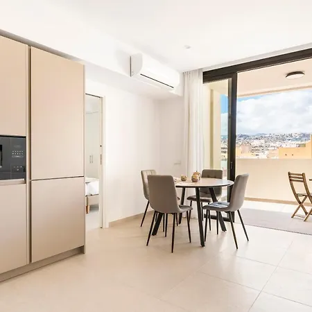 Central Suites Apartment